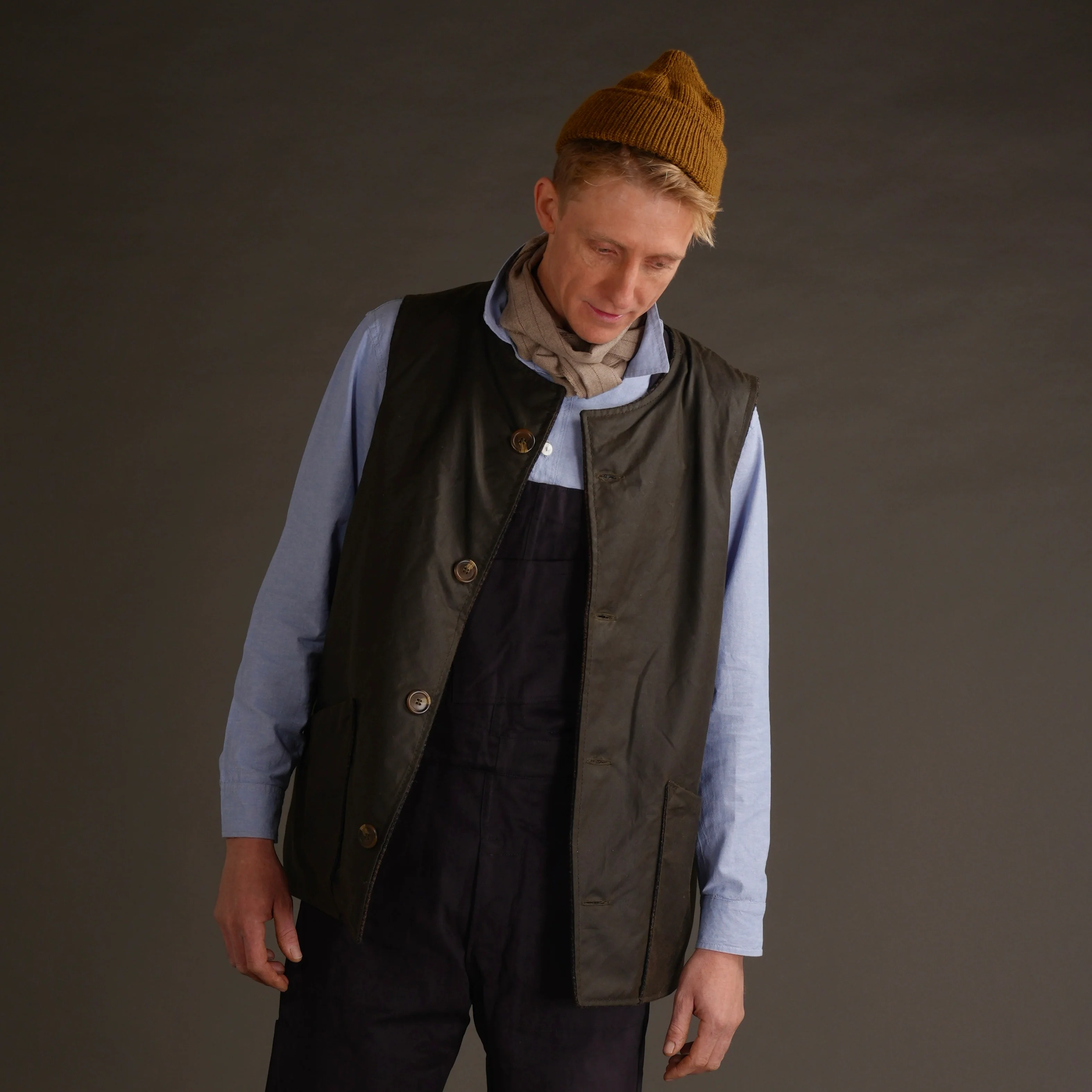 Norfolk Wax Jerkin in Dark Olive - Image 11