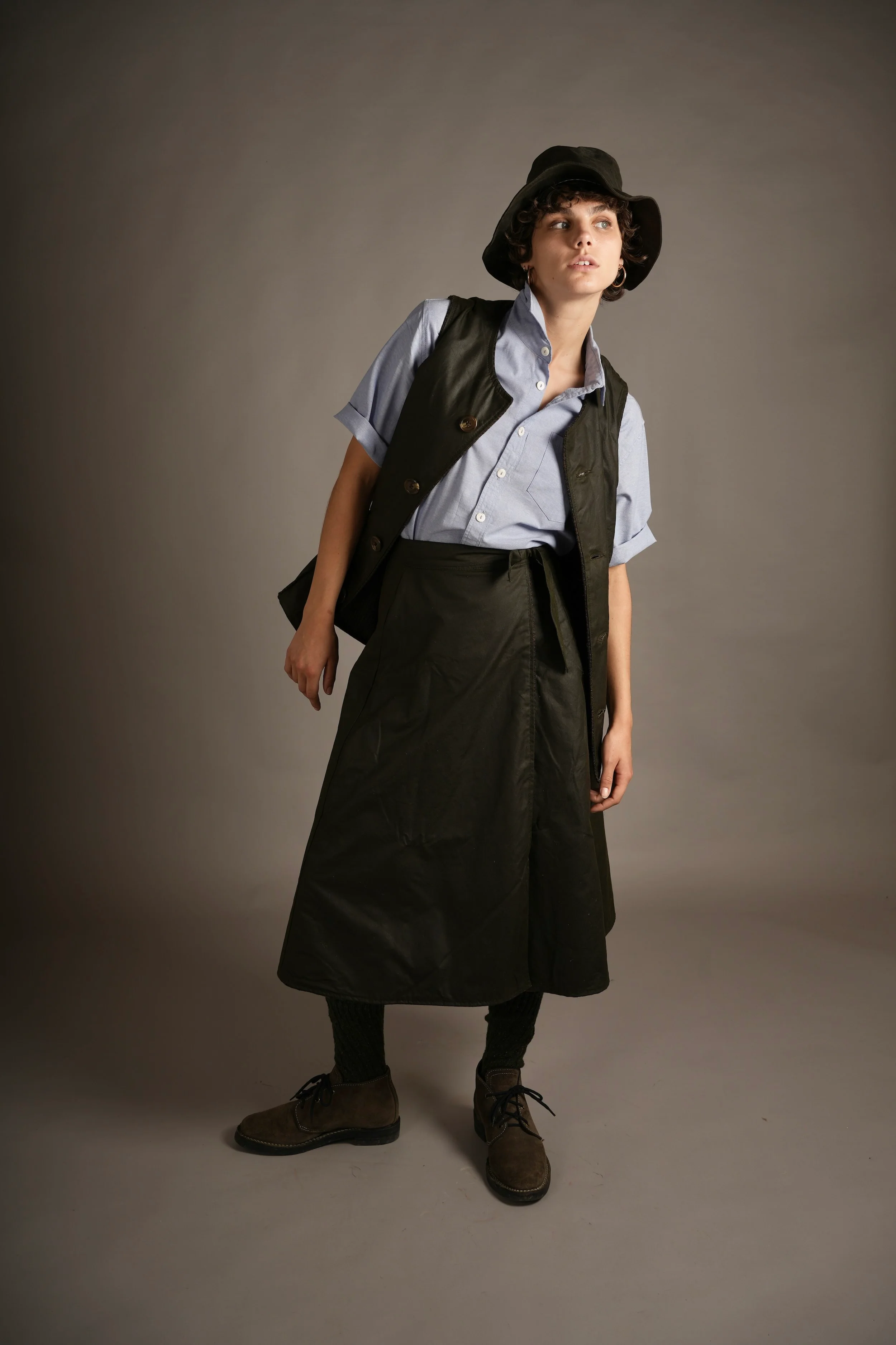 Norfolk Wax Jerkin in Dark Olive - Image 8